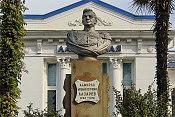 Памятник Лазареву